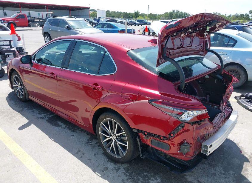 Photo 3 of 2022 Toyota Camry XLE (VIN 4T1F11AK3NU715606)