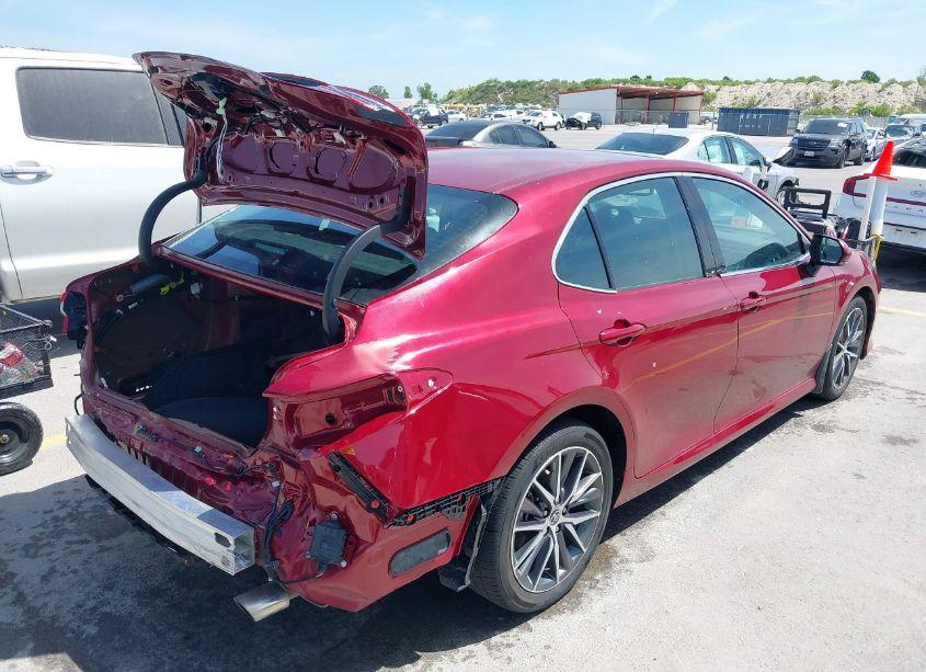 Photo 4 of 2022 Toyota Camry XLE (VIN 4T1F11AK3NU715606)