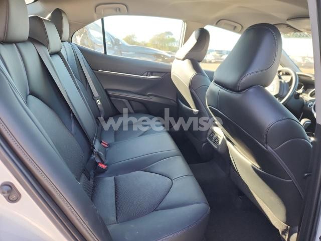 2022 TOYOTA CAMRY XLE (VIN 4T1F11AK4NU021572) main photo