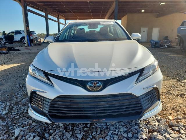 Photo 6 of 2022 TOYOTA CAMRY XLE (VIN 4T1F11AK4NU021572)