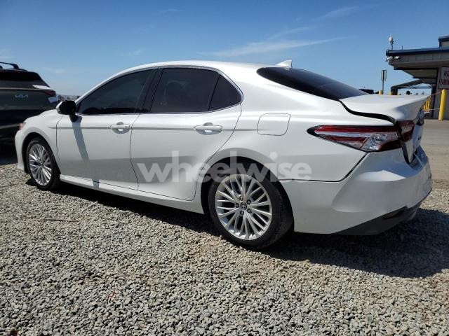 Photo 5 of 2020 TOYOTA CAMRY XLE (VIN 4T1F11AK5LU348897)