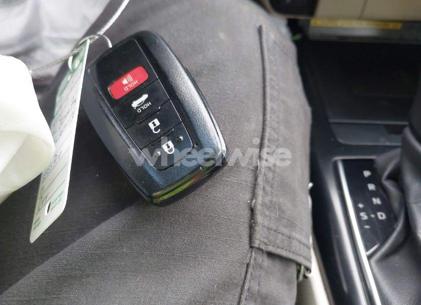 Photo 11 of 2020 Toyota Camry XLE (VIN 4T1F11AK5LU906165)