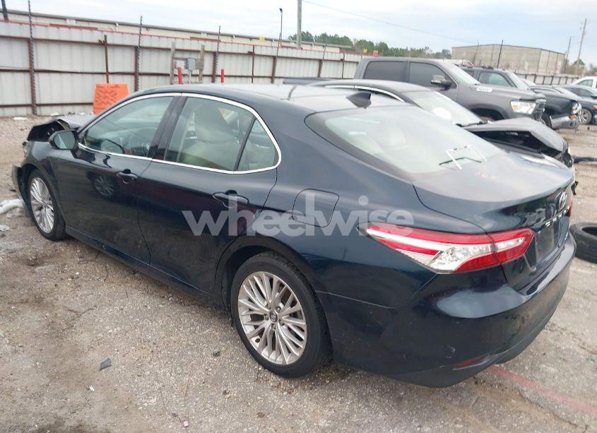 Photo 3 of 2020 Toyota Camry XLE (VIN 4T1F11AK5LU906165)