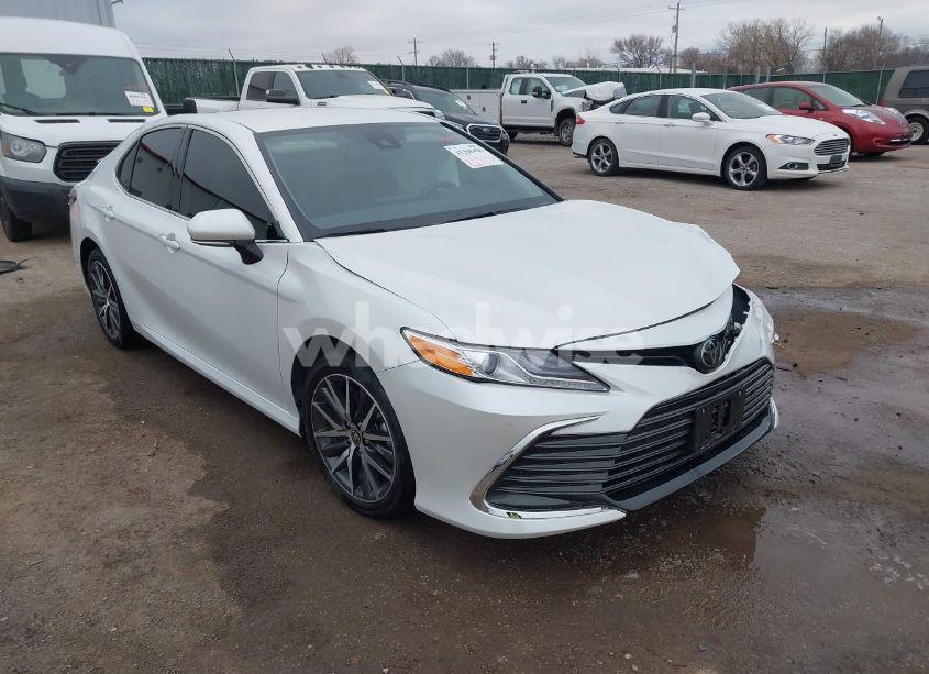 2024 Toyota Camry XLE (VIN 4T1F11AK5RU846123) main photo