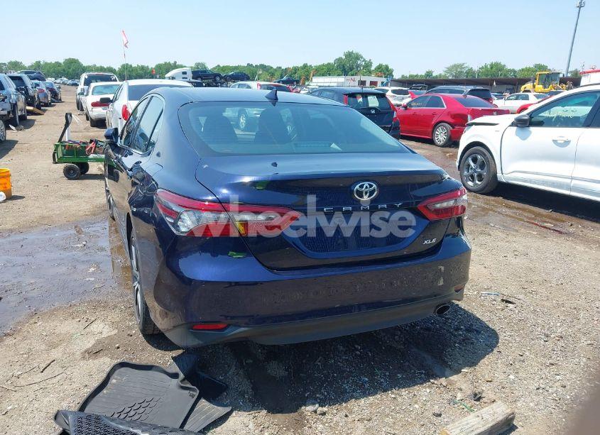 Photo 16 of 2021 Toyota Camry XLE (VIN 4T1F11AK7MU443771)