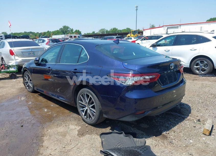 Photo 3 of 2021 Toyota Camry XLE (VIN 4T1F11AK7MU443771)