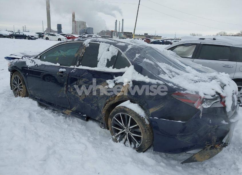 Photo 3 of 2021 Toyota Camry XLE (VIN 4T1F11AK7MU521742)