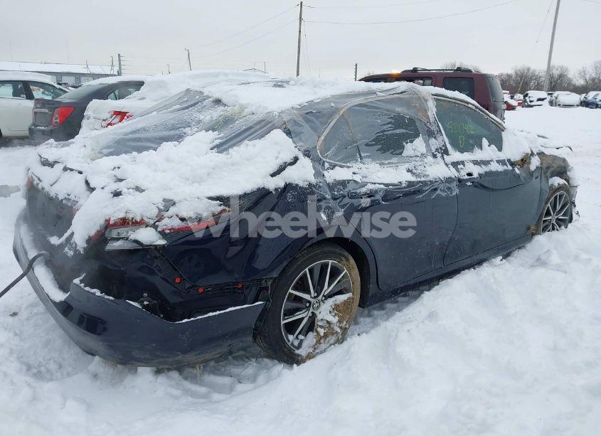 Photo 4 of 2021 Toyota Camry XLE (VIN 4T1F11AK7MU521742)