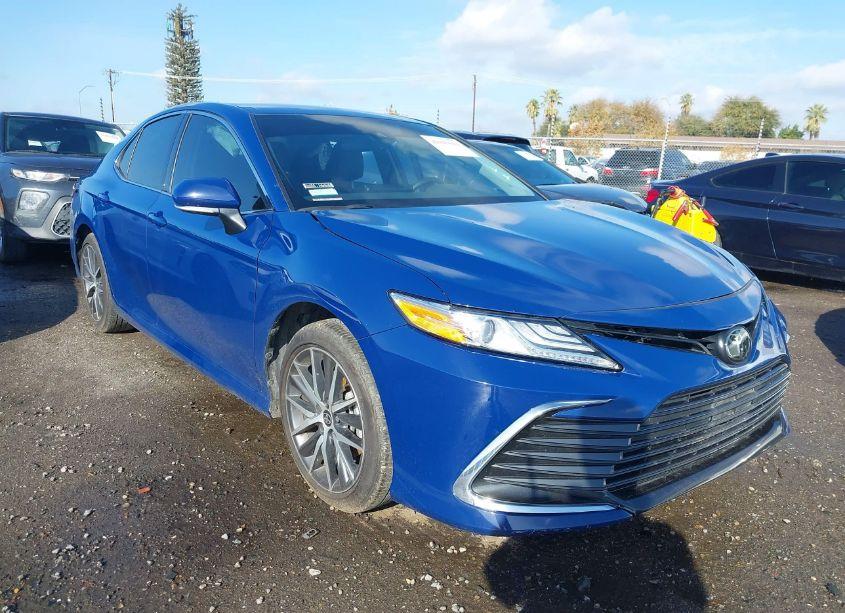 2024 Toyota Camry XLE (VIN 4T1F11AK7RU209279) main photo