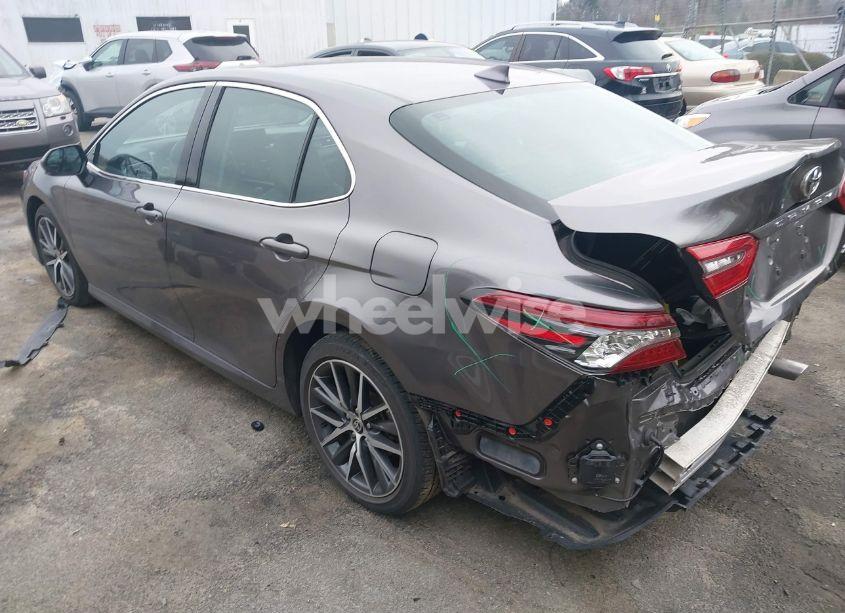 Photo 3 of 2022 Toyota Camry XLE (VIN 4T1F11AK8NU062593)