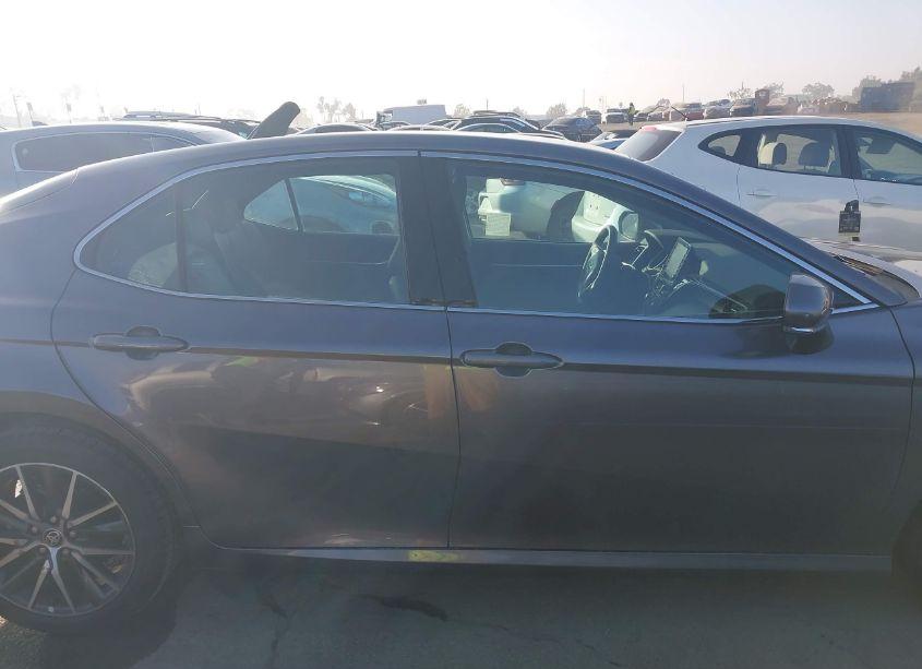 Photo 13 of 2022 Toyota Camry XLE (VIN 4T1F11AK8NU067082)