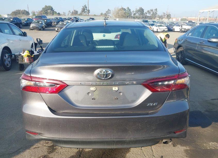 Photo 16 of 2022 Toyota Camry XLE (VIN 4T1F11AK8NU067082)