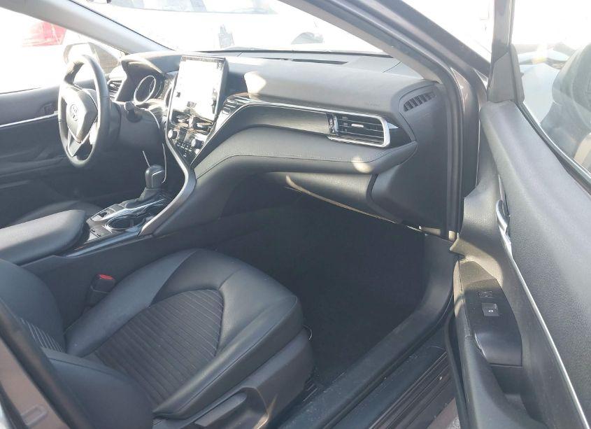 Photo 5 of 2022 Toyota Camry XLE (VIN 4T1F11AK8NU067082)
