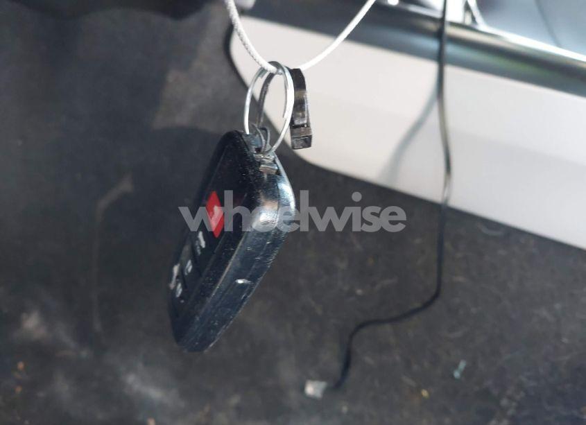 Photo 11 of 2020 Toyota Camry XLE (VIN 4T1F11AKXLU337586)