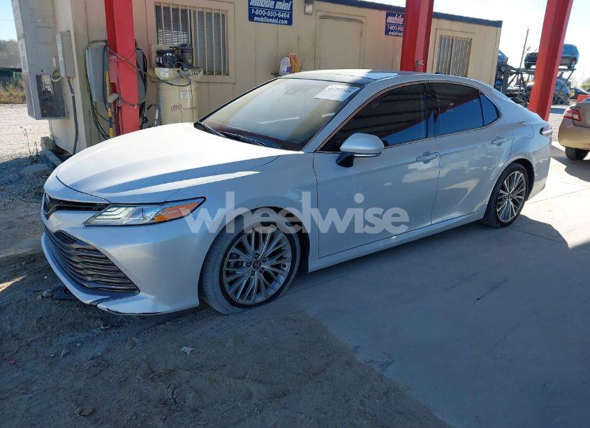 Photo 2 of 2020 Toyota Camry XLE (VIN 4T1F11AKXLU337586)