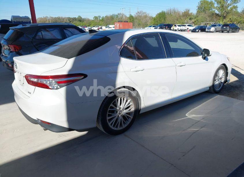 Photo 4 of 2020 Toyota Camry XLE (VIN 4T1F11AKXLU337586)