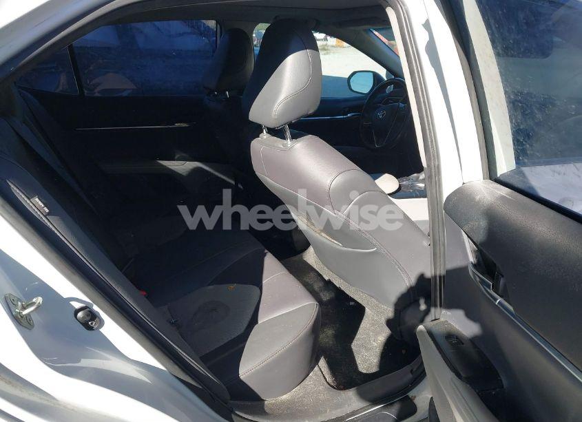 Photo 8 of 2020 Toyota Camry XLE (VIN 4T1F11AKXLU337586)