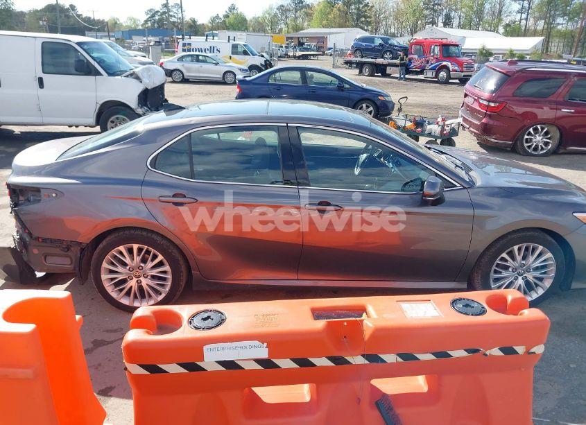 Photo 14 of 2020 Toyota Camry XLE (VIN 4T1F11AKXLU998261)