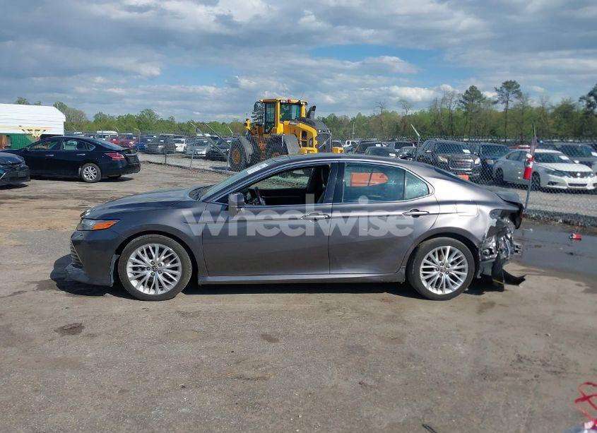 Photo 15 of 2020 Toyota Camry XLE (VIN 4T1F11AKXLU998261)