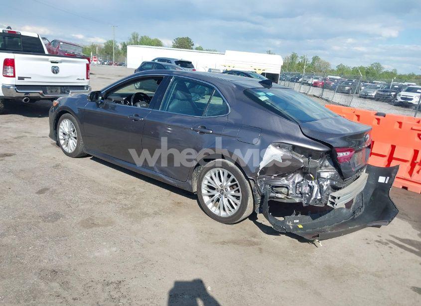 Photo 3 of 2020 Toyota Camry XLE (VIN 4T1F11AKXLU998261)