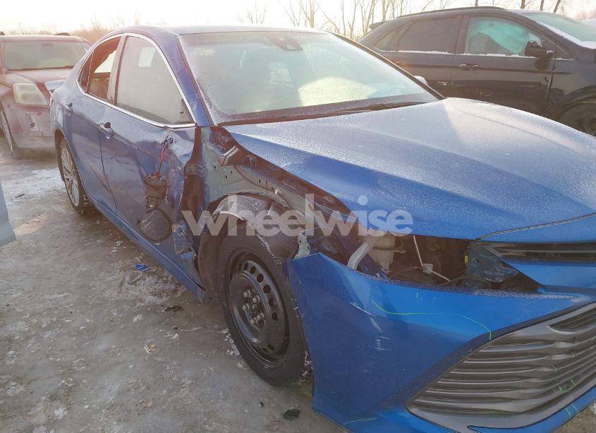 Photo 6 of 2020 Toyota Camry XLE AWD (VIN 4T1F11BK1LU009844)