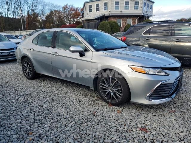 Photo 4 of 2021 TOYOTA CAMRY XLE (VIN 4T1F11BK1MU022031)