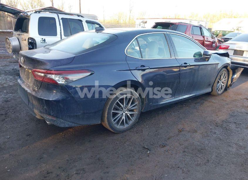 Photo 4 of 2021 Toyota Camry XLE (VIN 4T1F11BK3MU029336)