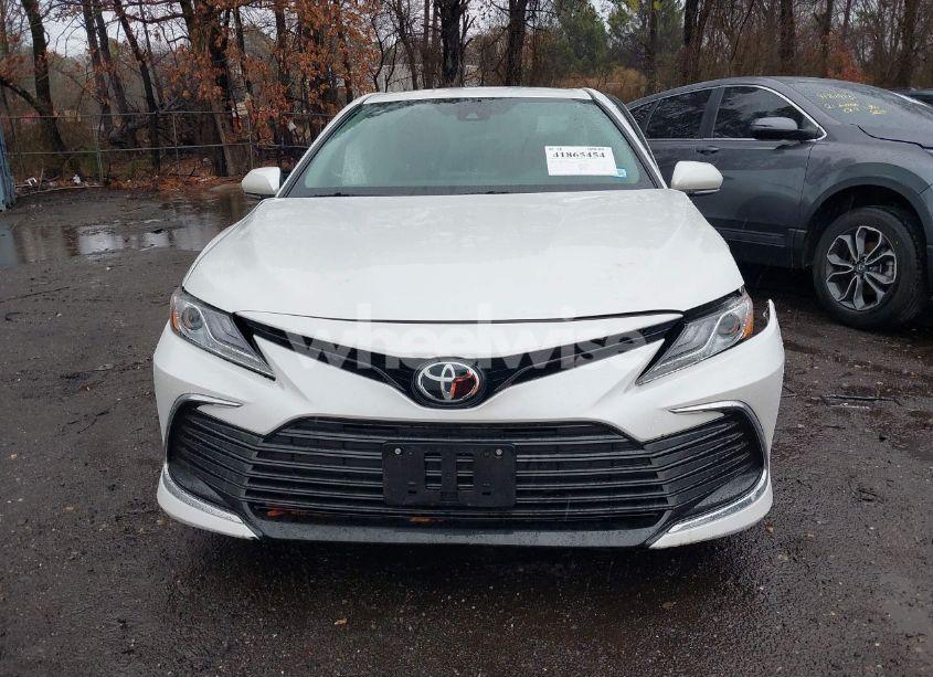 Photo 12 of 2021 Toyota Camry XLE AWD (VIN 4T1F11BK3MU037047)