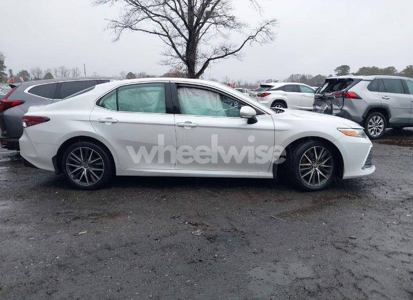 Photo 13 of 2021 Toyota Camry XLE AWD (VIN 4T1F11BK3MU037047)
