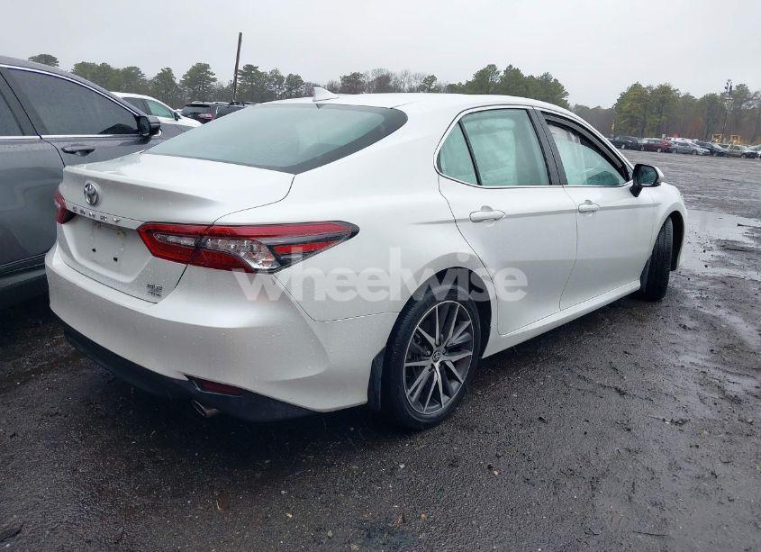Photo 4 of 2021 Toyota Camry XLE AWD (VIN 4T1F11BK3MU037047)