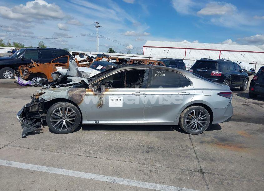 Photo 13 of 2022 Toyota Camry XLE AWD (VIN 4T1F11BK3NU054495)