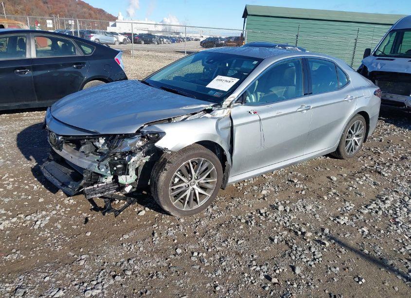 Photo 2 of 2024 Toyota Camry XLE (VIN 4T1F11BK6RU130796)