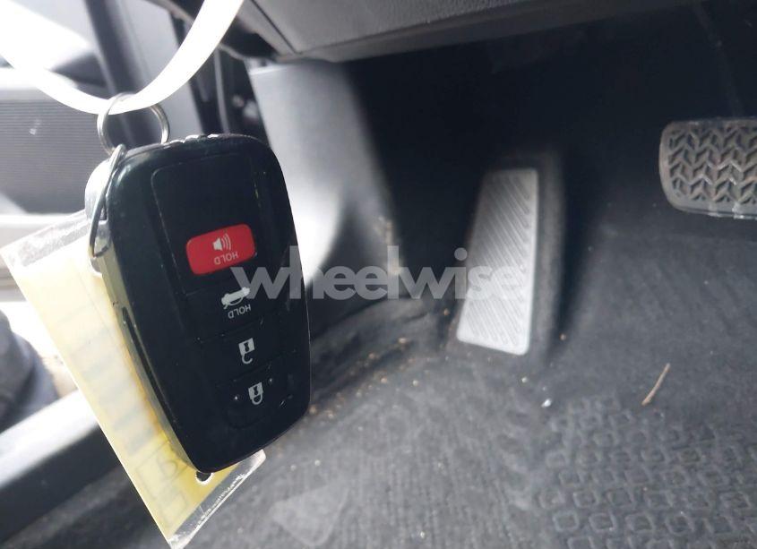 Photo 11 of 2020 Toyota Camry XLE AWD (VIN 4T1F11BK9LU009588)