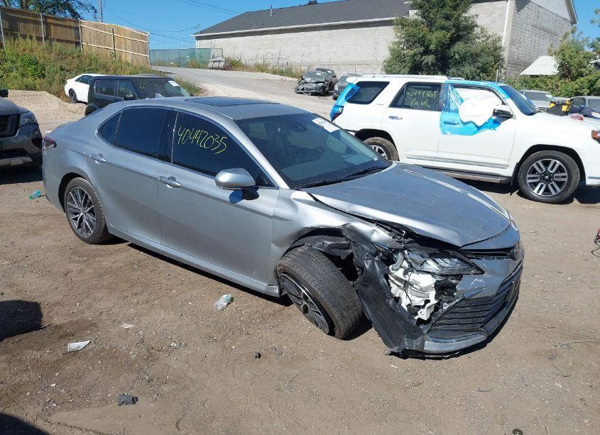 2021 Toyota Camry XLE AWD (VIN 4T1F11BKXMU040849) main photo