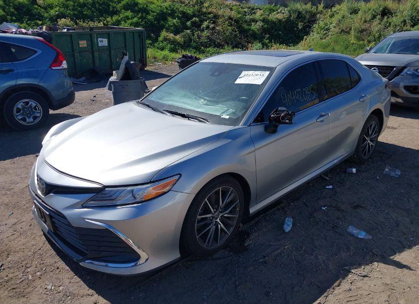 Photo 2 of 2021 Toyota Camry XLE AWD (VIN 4T1F11BKXMU040849)