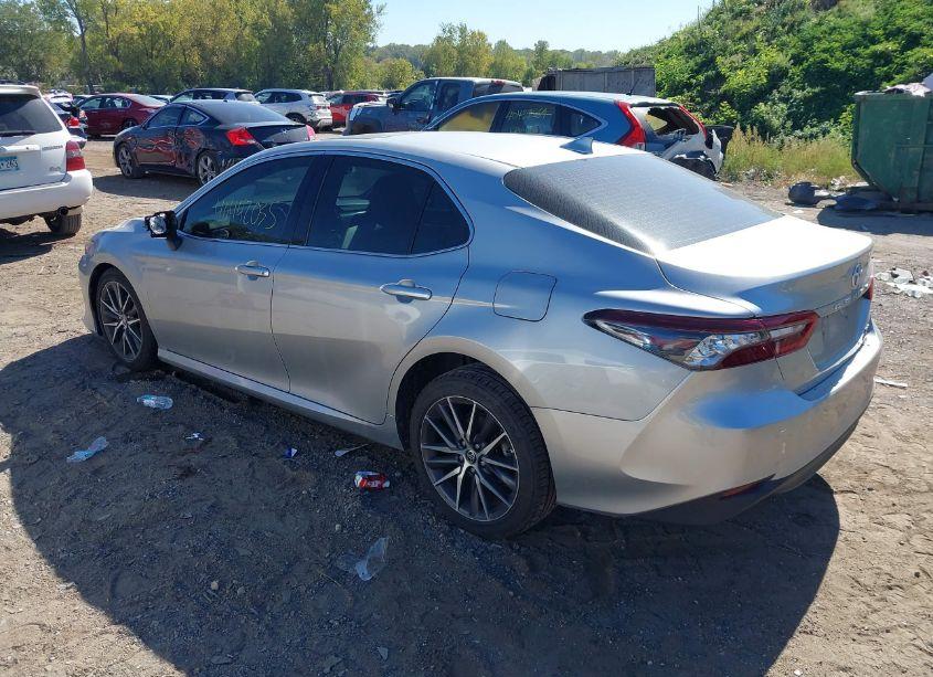 Photo 3 of 2021 Toyota Camry XLE AWD (VIN 4T1F11BKXMU040849)