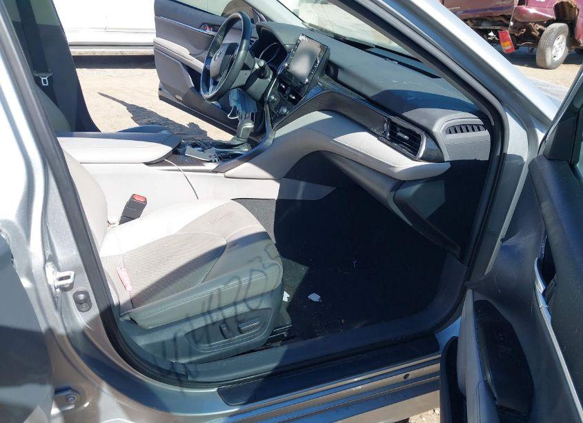 Photo 5 of 2021 Toyota Camry XLE AWD (VIN 4T1F11BKXMU040849)