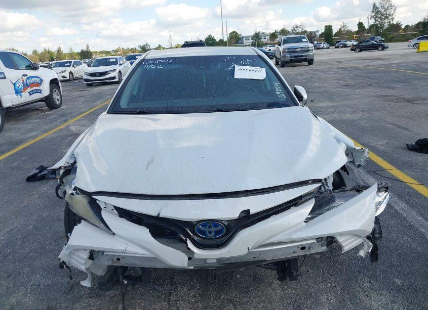Photo 12 of 2020 Toyota Camry XLE HYBRID (VIN 4T1F31AK0LU540514)