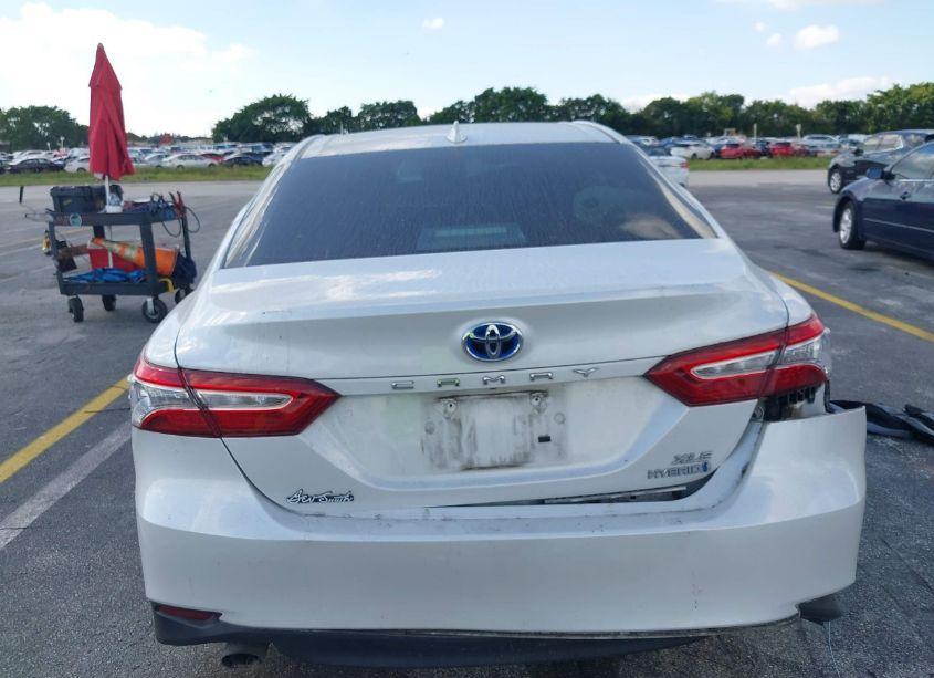 Photo 16 of 2020 Toyota Camry XLE HYBRID (VIN 4T1F31AK0LU540514)