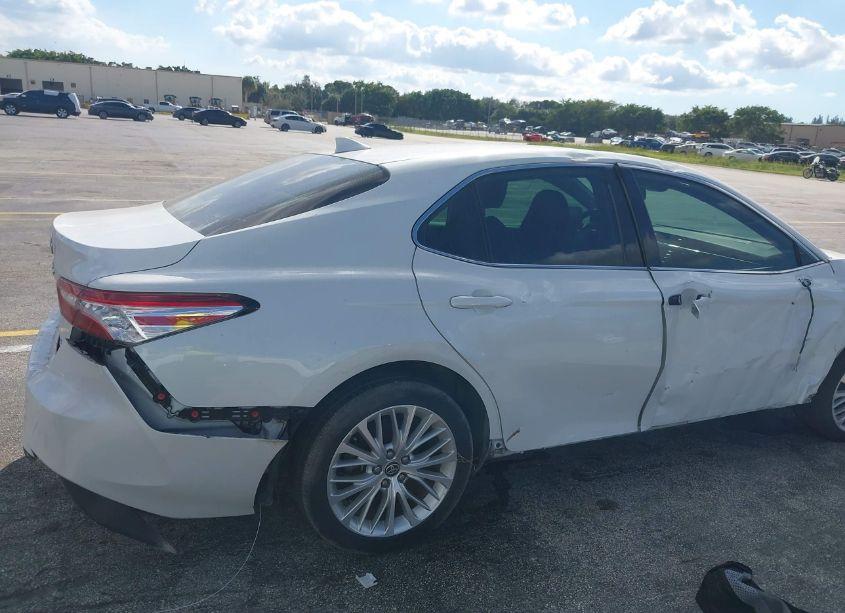 Photo 17 of 2020 Toyota Camry XLE HYBRID (VIN 4T1F31AK0LU540514)