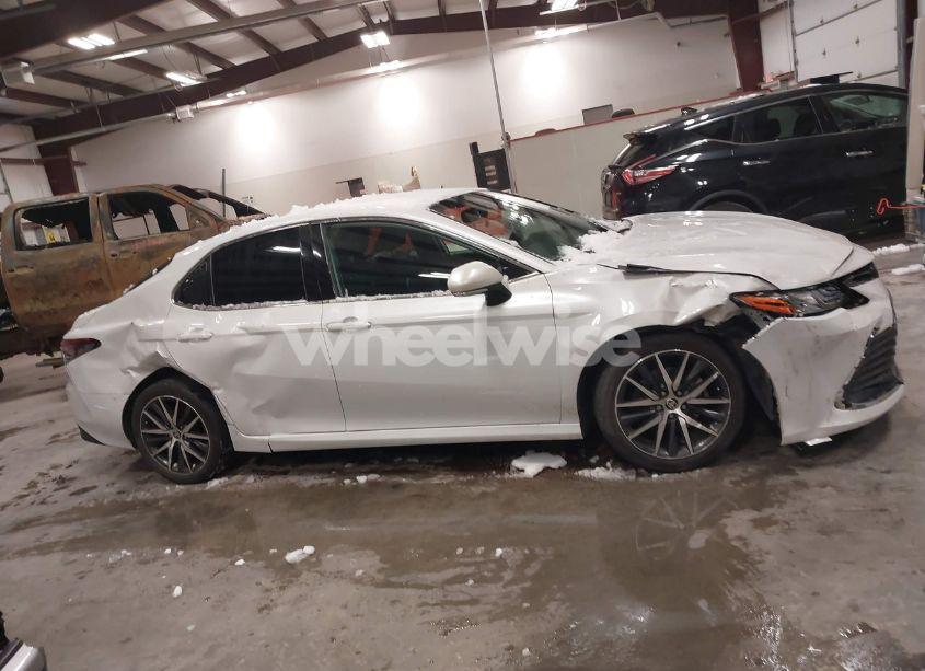 Photo 13 of 2022 Toyota Camry XLE HYBRID (VIN 4T1F31AK0NU588162)