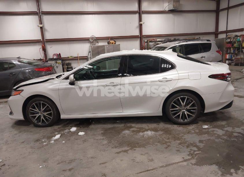 Photo 14 of 2022 Toyota Camry XLE HYBRID (VIN 4T1F31AK0NU588162)