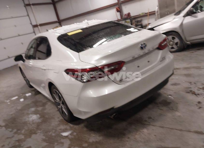 Photo 3 of 2022 Toyota Camry XLE HYBRID (VIN 4T1F31AK0NU588162)