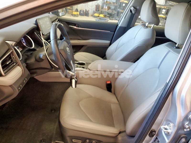 Photo 2 of 2022 TOYOTA CAMRY XLE (VIN 4T1F31AK0NU593703)