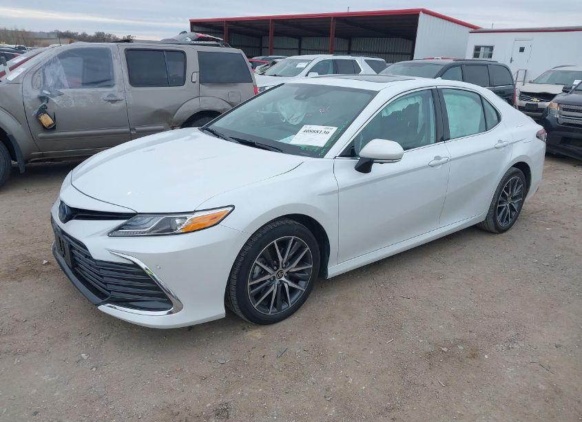 Photo 2 of 2023 Toyota Camry XLE HYBRID (VIN 4T1F31AK0PU602967)