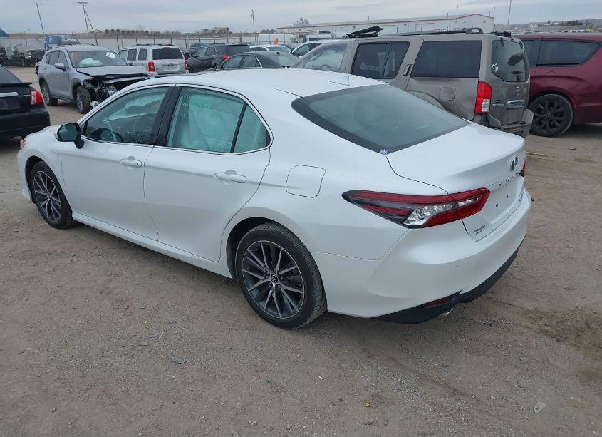 Photo 3 of 2023 Toyota Camry XLE HYBRID (VIN 4T1F31AK0PU602967)