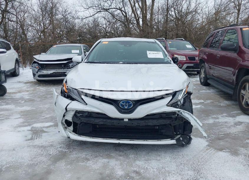 Photo 13 of 2020 Toyota Camry XLE HYBRID (VIN 4T1F31AK1LU537475)