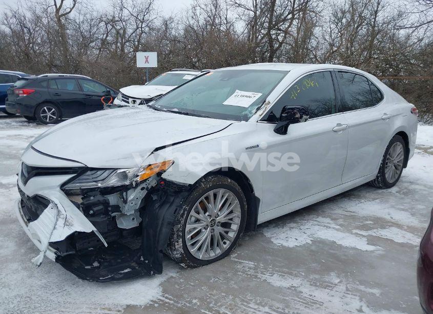 Photo 15 of 2020 Toyota Camry XLE HYBRID (VIN 4T1F31AK1LU537475)