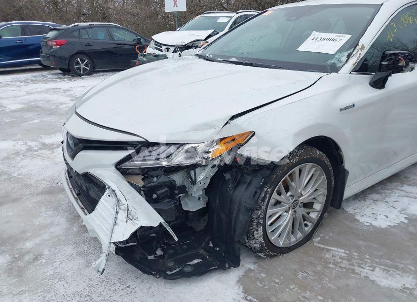 Photo 6 of 2020 Toyota Camry XLE HYBRID (VIN 4T1F31AK1LU537475)