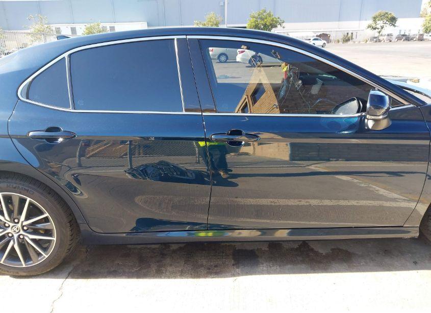 Photo 14 of 2021 Toyota Camry XLE HYBRID (VIN 4T1F31AK1MU564600)